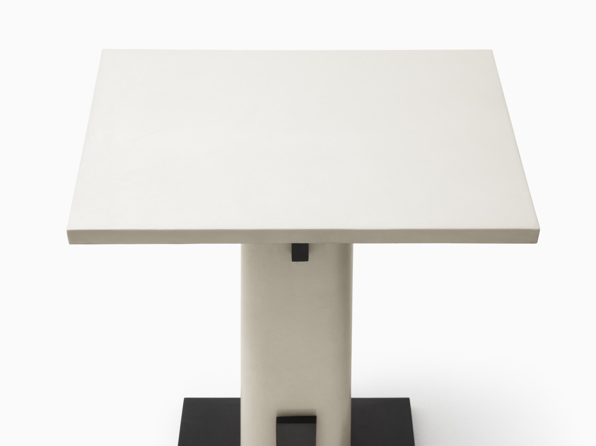 Design 2 Table