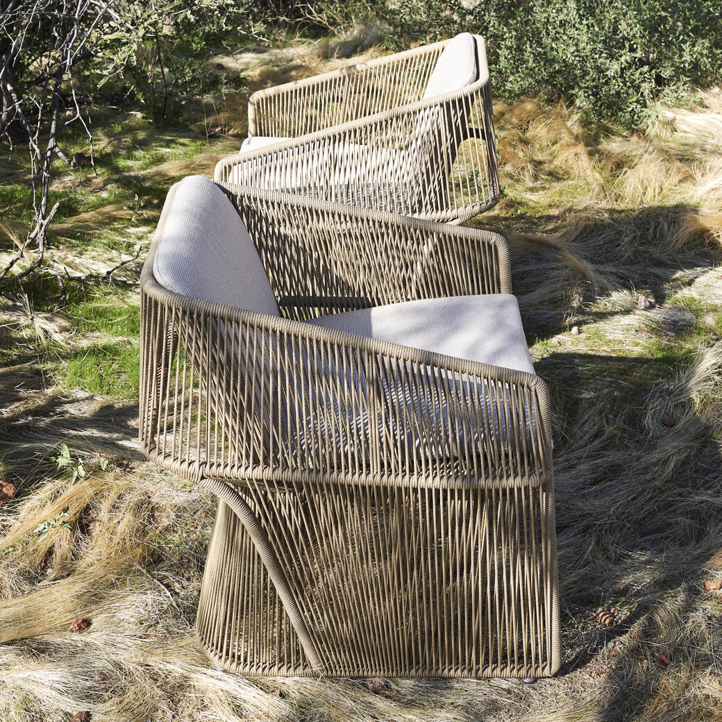 HOLLY HUNT Outdoor Contract Furniture