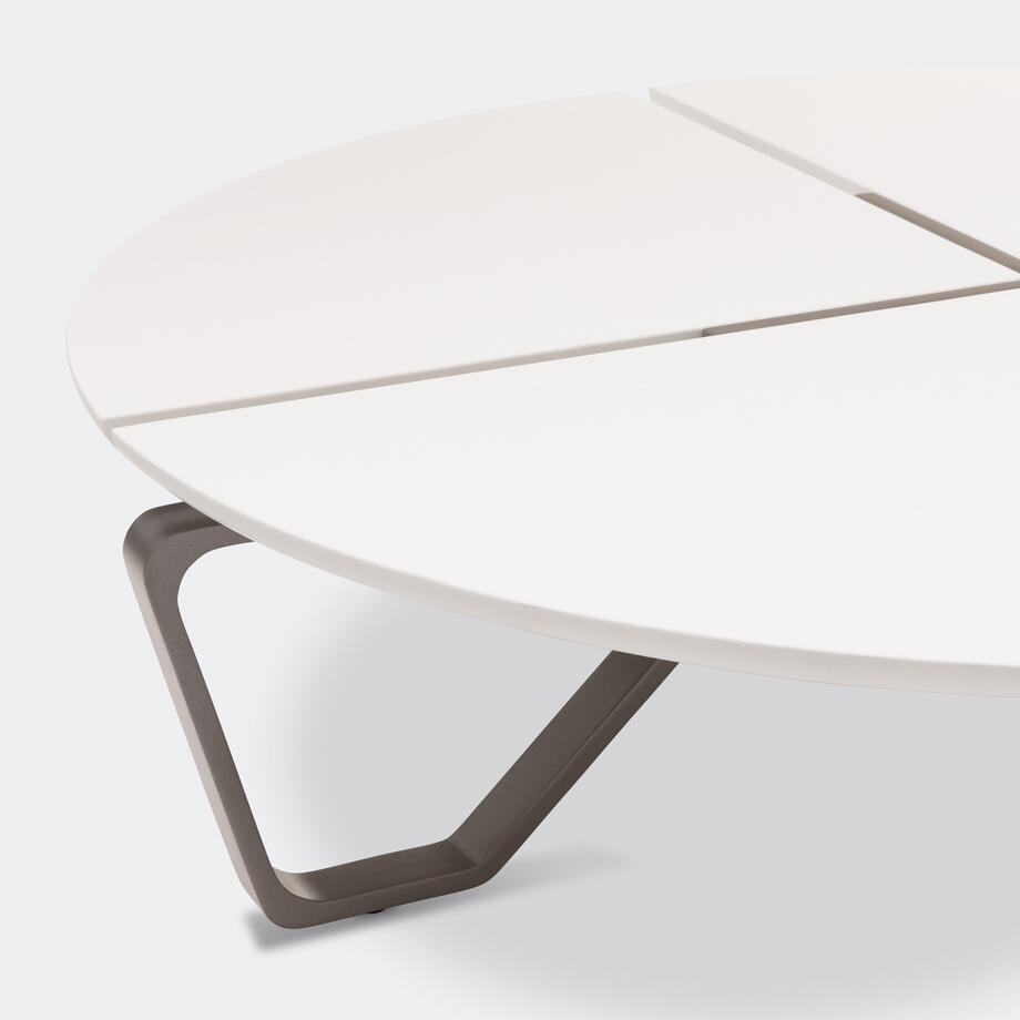 Meduse Round Cocktail Table, Pure White Stone Top, Oyster Frame