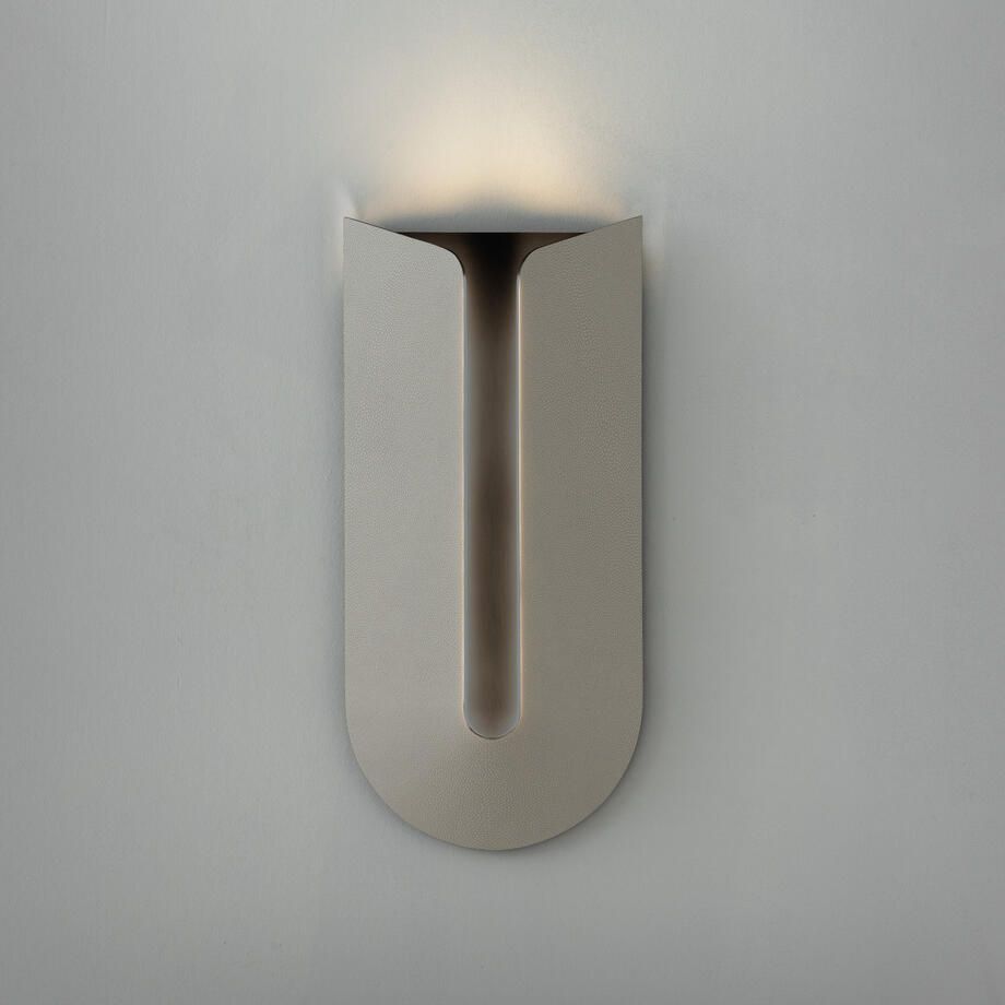 Cove Sconce, South Cape Stingray Leather and Dark Bronze Int.